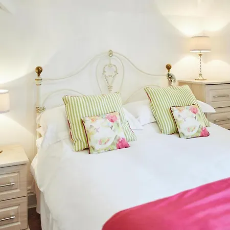 Host & - Park Place Apartment Whitby
